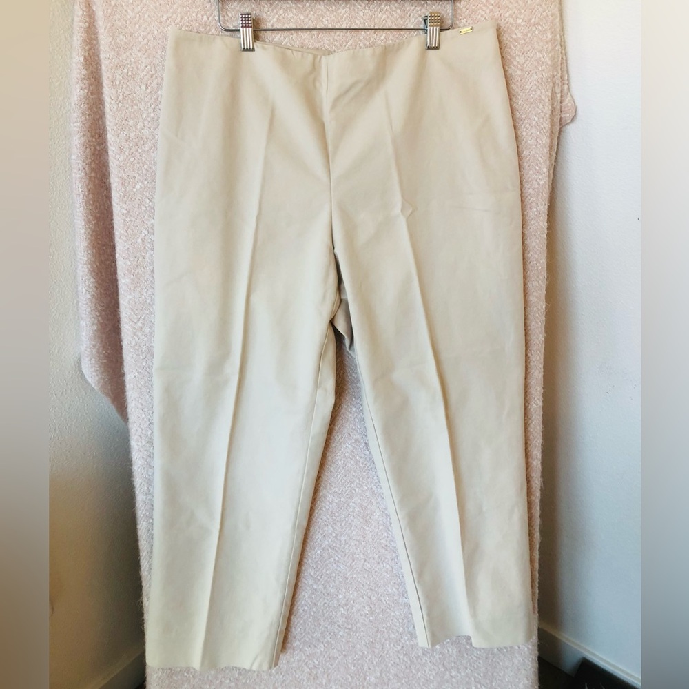 St. John Cream Chinos pre-owned excellent condition